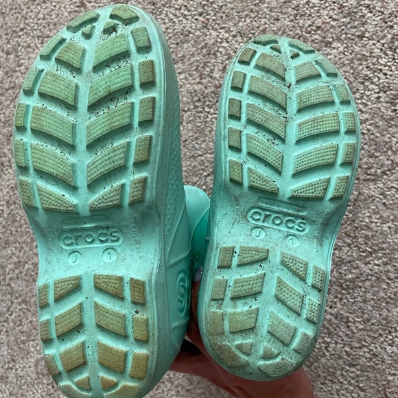 🎈SOLD 🎈Crocs Girls Rainboots - Picture 3 of 4